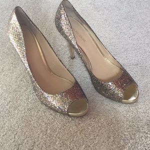 Gold glitter pumps